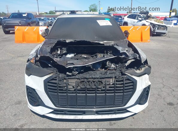 WA1DECF37P1112637 2023 AUDI Q3 White Вид щитка приладів