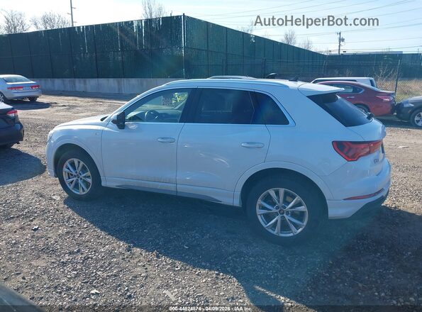 WA1DECF37P1133441 2023 AUDI Q3 White 360 interior view