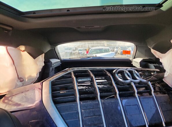 WA1DECF3XM1013127 2021 AUDI Q3 Blue Widok tylnych siedzeń