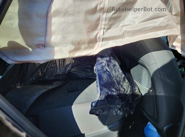 WA1DECF3XM1013127 2021 AUDI Q3 Blue Widok wnętrza z tyłu
