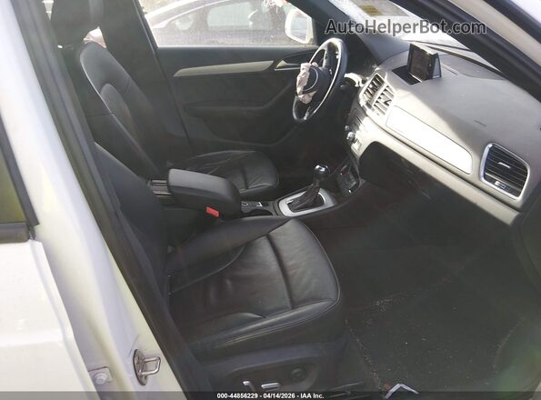 WA1ECCFS3JR026543 2018 AUDI Q3 Белый Вид салона спереди