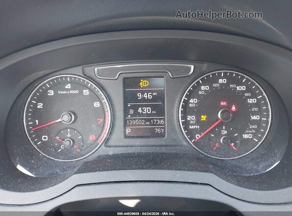 WA1ECCFS8HR014172 2017 AUDI Q3 Silver Vista de los asientos traseros