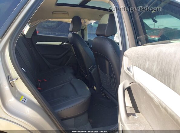 WA1ECCFS8HR014172 2017 AUDI Q3 Silver Vista de la etiqueta del VIN