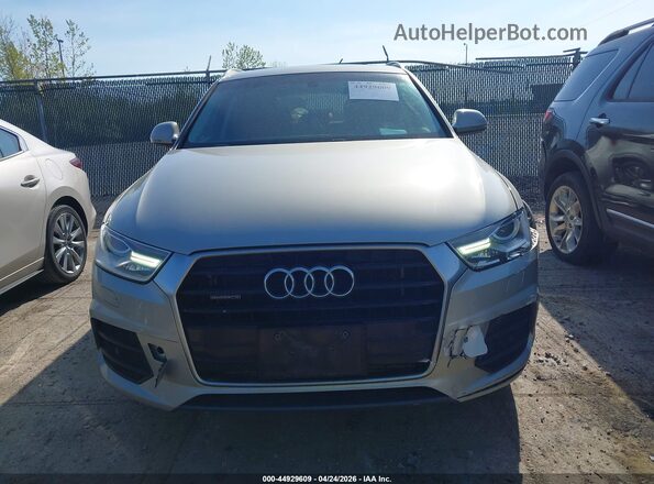 WA1ECCFS8HR014172 2017 AUDI Q3 Silver Vista del cuadro de instrumentos