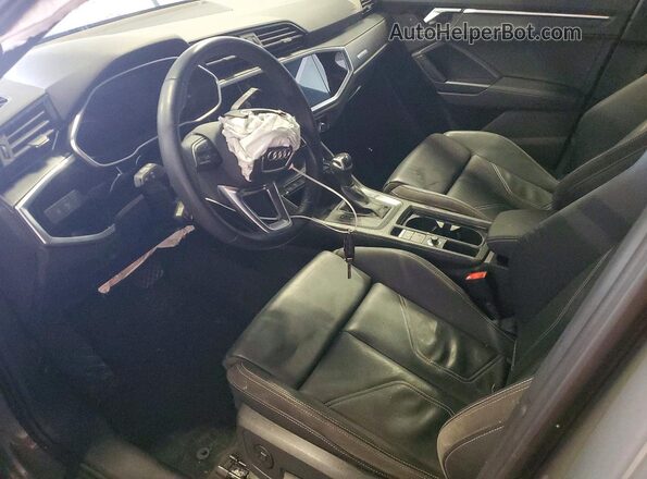 WA1EECF32N1141013 2022 AUDI Q3 Gray Вид салону спереду
