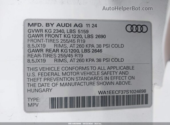 WA1EECF37S1024698 2025 AUDI Q3 White Widok komory silnika