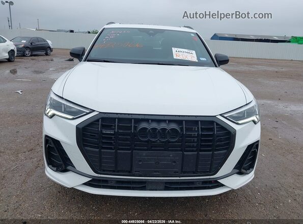 WA1EECF37S1024698 2025 AUDI Q3 White Widok wnętrza z tyłu