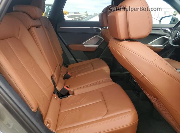 WA1EECF3XK1068095 2019 AUDI Q3 Gray Vista interior trasera