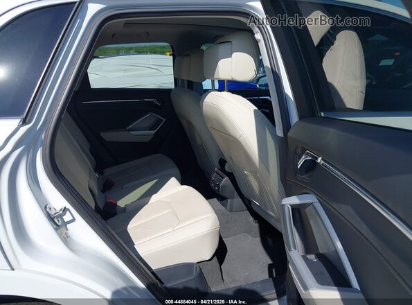 WA1EECF3XP1089701 2023 AUDI Q3 White Widok naklejki z numerem VIN
