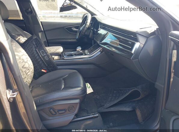 WA1FVAF10LD019060 2020 AUDI Q8 Gray Vista interior delantera