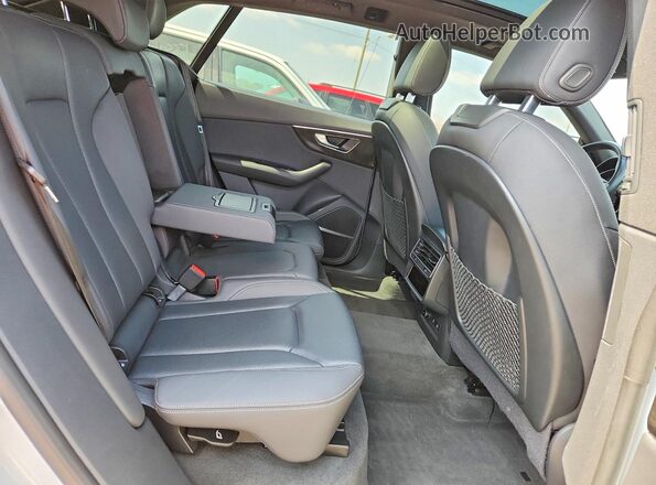 WA1FVAF11MD017724 2021 AUDI Q8 Белый Вид задней части салона