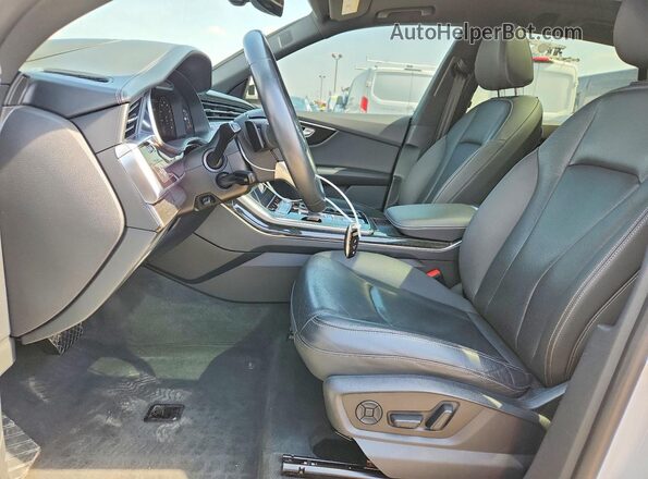 WA1FVAF11MD017724 2021 AUDI Q8 Белый Вид салона спереди