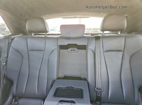 WA1FVAF11MD017724 2021 AUDI Q8 Белый Вид задних сидений