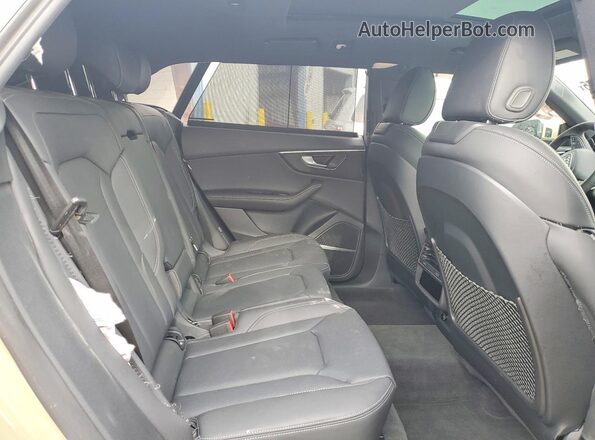 WA1FVBF12SD005603 2025 AUDI Q8 Tan Vista interior trasera