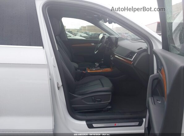 WA1GAAFYXP2097635 2023 AUDI Q5 White Widok wnętrza z przodu