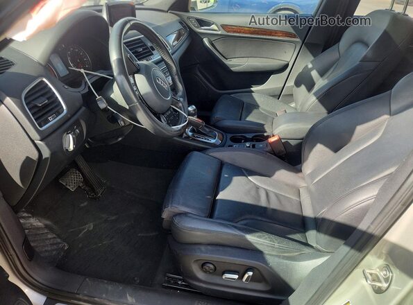WA1JCCFS1JR009433 2018 AUDI Q3 Silver Widok wnętrza z przodu