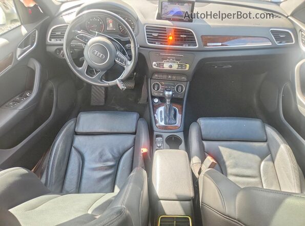 WA1JCCFS1JR009433 2018 AUDI Q3 Silver Widok deski rozdzielczej