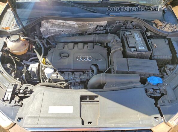 WA1JCCFS6JR017897 2018 AUDI Q3 Black Vista del compartimento del motor