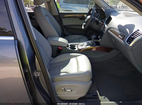 WA1L2AFP6GA037599 2016 AUDI Q5 Gray Front interior view