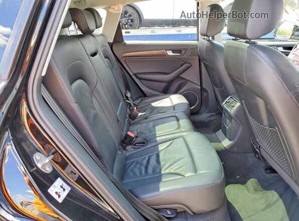 WA1L2AFP9HA057962 2017 AUDI Q5 Black Widok wnętrza z tyłu