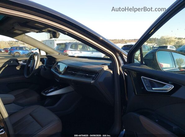 WA1L2BFZXPP027520 2023 AUDI Q4 Black Front interior view