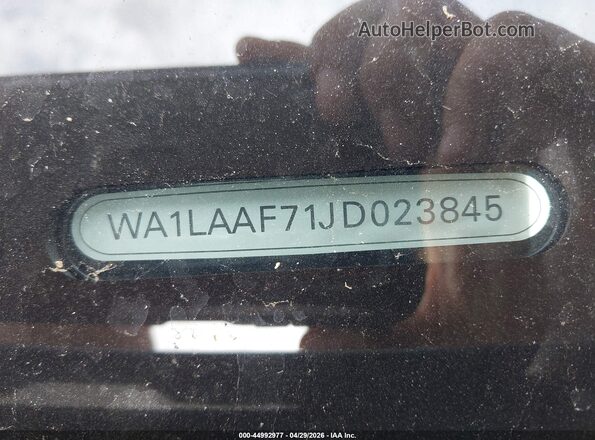 WA1LAAF71JD023845 2018 AUDI Q7 Gray Widok komory silnika