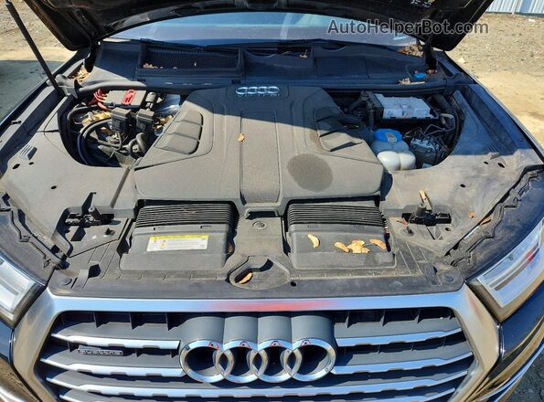 WA1LAAF7XHD014832 2017 AUDI Q7 Black Widok komory silnika