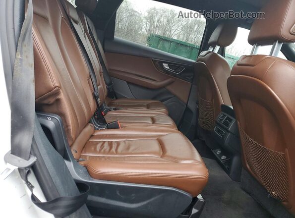 WA1LAAF7XHD018525 2017 AUDI Q7 White Widok tylnych siedzeń