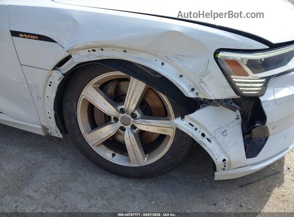 WA1LAAGE9KB018306 2019 AUDI E-TRON White Vista frontal
