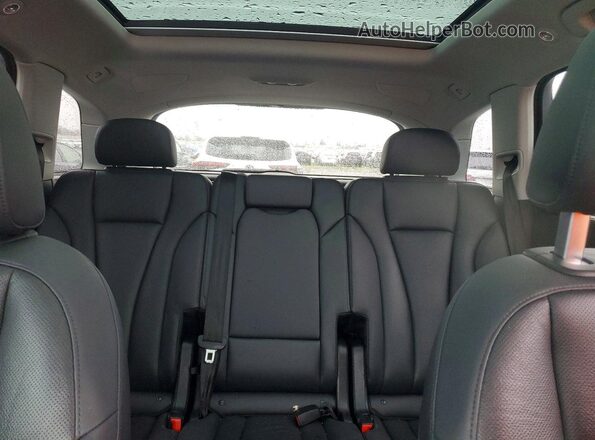 WA1LCBF73PD005677 2023 AUDI Q7 Blue Rear seats view