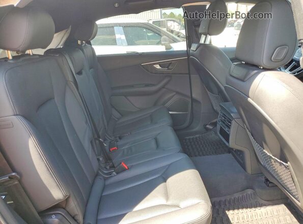 WA1LCBF7XPD010116 2023 AUDI Q7 Charcoal Widok wnętrza z tyłu