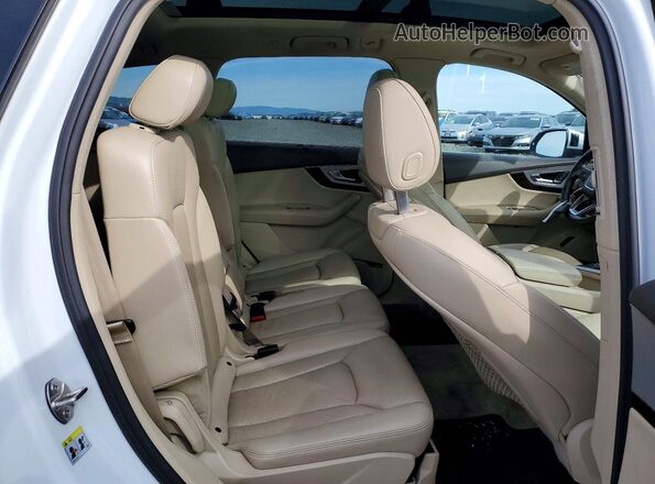 WA1LHAF70KD026751 2019 AUDI Q7 White 