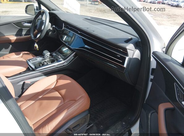 WA1LXAF77LD008025 2020 AUDI Q7 White Front interior view