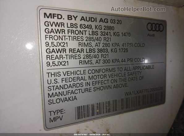 WA1LXAF77LD008025 2020 AUDI Q7 White Engine compartment view