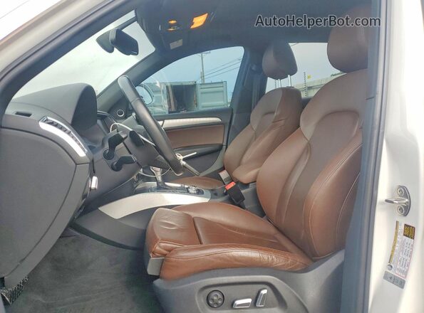 WA1M2AFP8HA076538 2017 AUDI Q5 White Vista interior delantera
