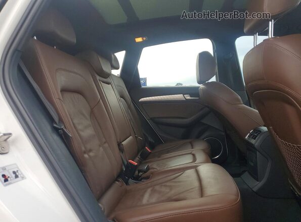WA1M2AFP8HA076538 2017 AUDI Q5 White Vista interior trasera