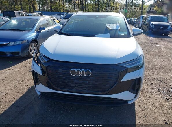 WA1M2BFZ1NP047656 2022 AUDI Q4 White ხელსაწყოთა პანელის ხედი