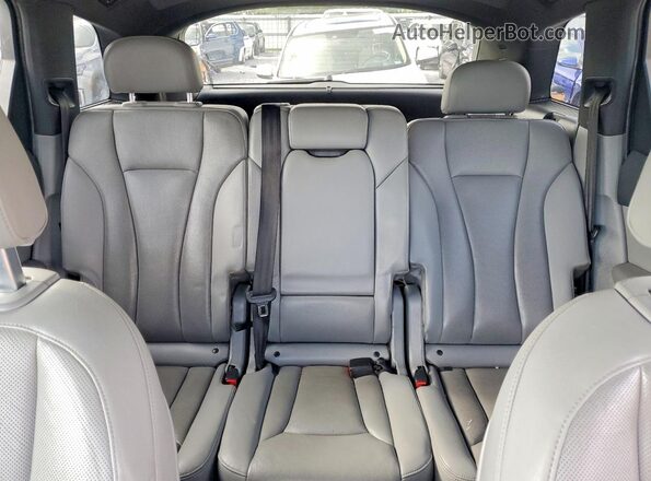 WA1VAAF74JD006921 2018 AUDI Q7 Blue Rear seats view