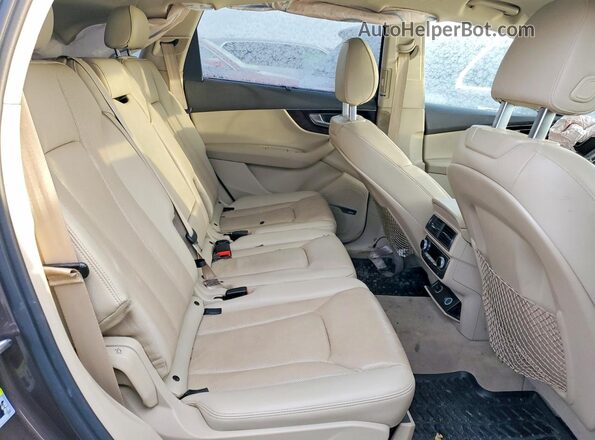 WA1VAAF7XHD043451 2017 AUDI Q7 Brown Вид задніх сидінь