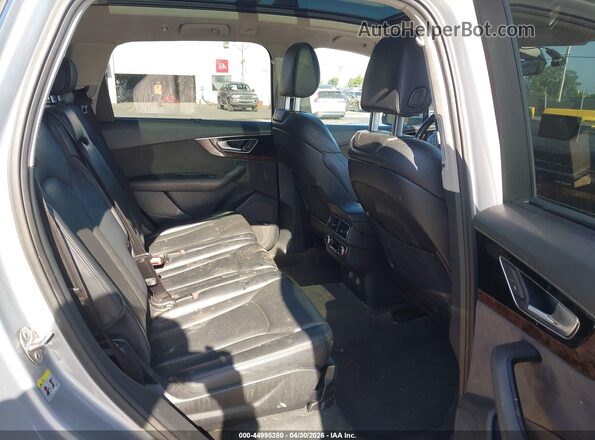 WA1VABF73JD010304 2018 AUDI Q7 Silver Вид наклейки з VIN-кодом
