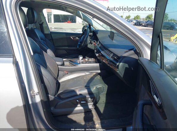 WA1VABF73JD010304 2018 AUDI Q7 Silver Вид салону спереду
