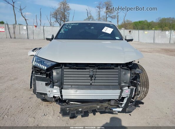 WA1VXBF76PD013141 2023 AUDI Q7 Cream Rear interior view
