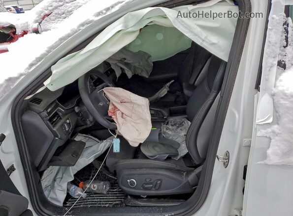 WAUC4AF45NA047122 2022 AUDI S4 White Front interior view