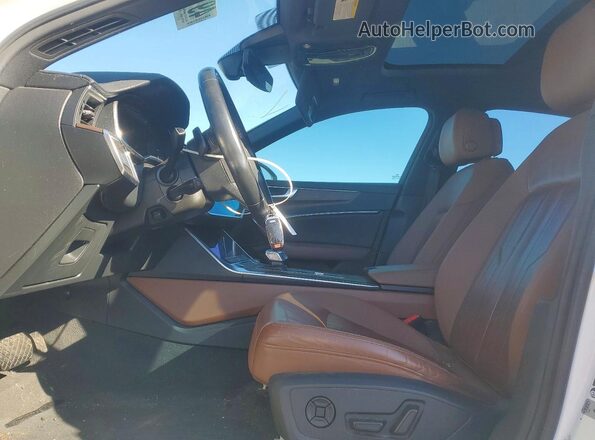 WAUD3AF29MN044463 2021 AUDI OTHER White Вид салону спереду
