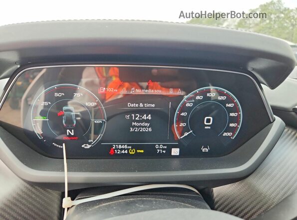 WAUEJBFW5P7007776 2023 AUDI E-TRON White Vista del cuadro de instrumentos