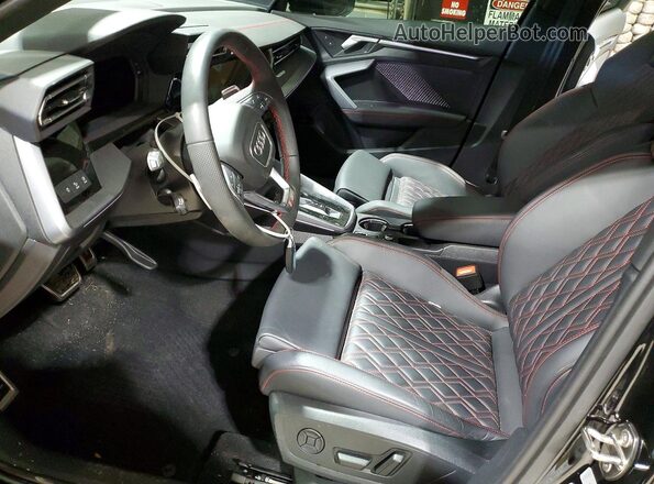 WAUH5DGY2SA067023 2025 AUDI S3 Black Widok wnętrza z przodu