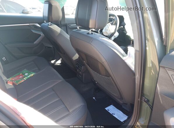 WAUHUDGY2SA057367 2025 AUDI OTHER Green Vista de la etiqueta del VIN