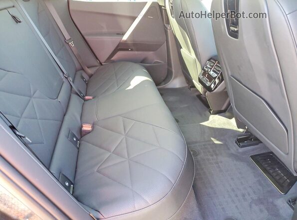 WB523CF02SCS46201 2025 BMW IX Black Widok wnętrza z tyłu
