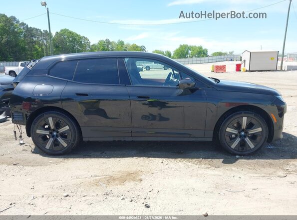 WB523CF03RCP30422 2024 BMW IX Black Widok wnętrza 360 stopni