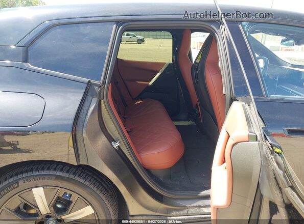 WB523CF03RCP30422 2024 BMW IX Black Widok naklejki z numerem VIN